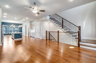 8218 Laflin Ln in Dallas, TX - Building Photo - Building Photo