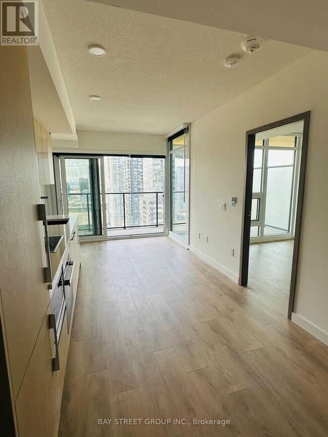 3 Concord Cityplace Wy in Toronto, ON - Building Photo - Building Photo