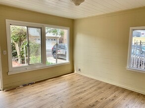 53 11th Ct in Hermosa Beach, CA - Foto de edificio - Building Photo