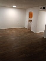 1141 Lake Victoria Dr in Royal Palm Beach, FL - Building Photo