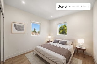 Room in Shared 4 bed/4 bath home in Los Angeles, CA - Building Photo