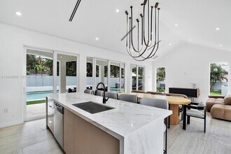 58 NE 45th St in Miami, FL - Building Photo - Building Photo