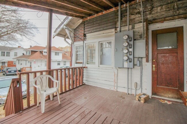 property at 1111 E Walnut St