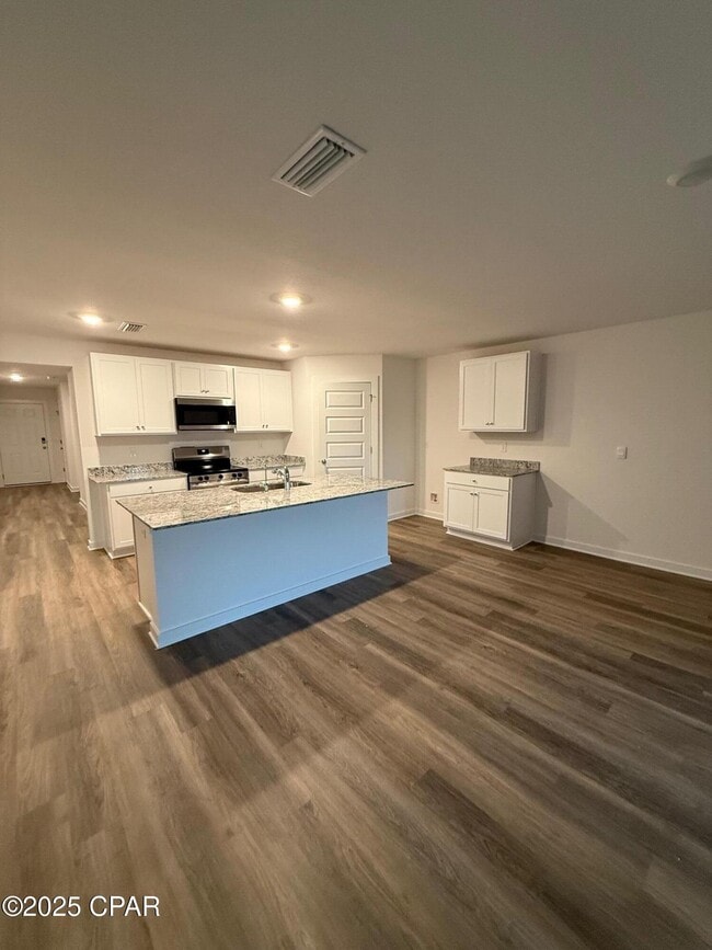 135 Dockside Rd in Freeport, FL - Building Photo - Building Photo