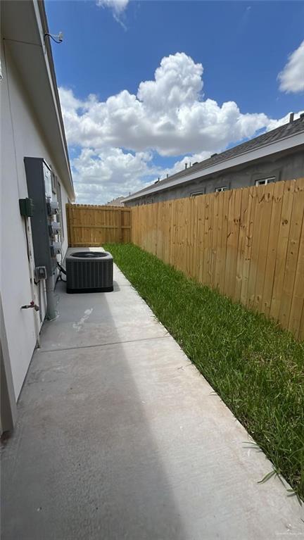 9 West Dr in Edinburg, TX - Building Photo - Building Photo