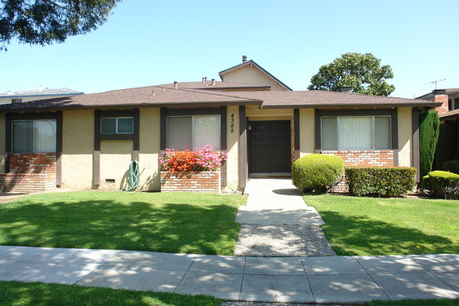 385 Blackford Ave in San Jose, CA - Building Photo - Building Photo