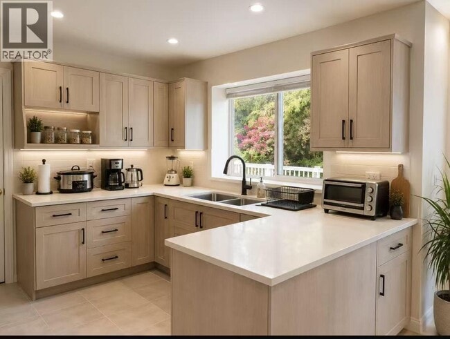 property at 1565 Bramble Ln
