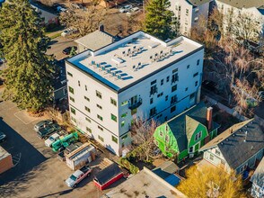 Redwood Lofts & Flats in Portland, OR - Building Photo - Building Photo