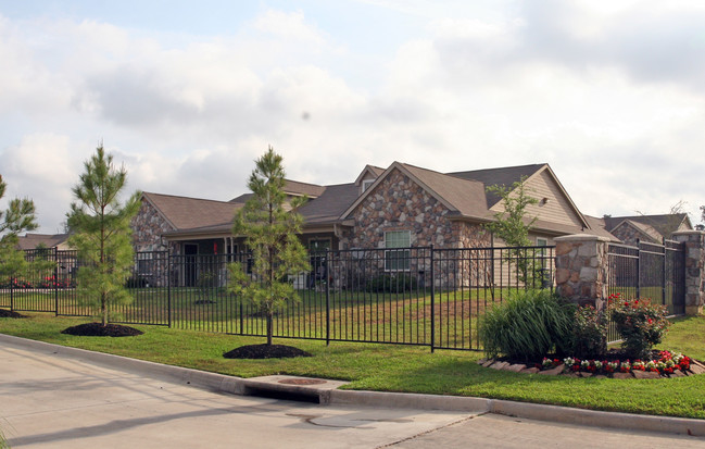 The Lodge at Silverdale in Conroe, TX - Foto de edificio - Building Photo