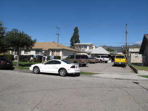 439-441 Vine St in Glendale, CA - Foto de edificio - Building Photo