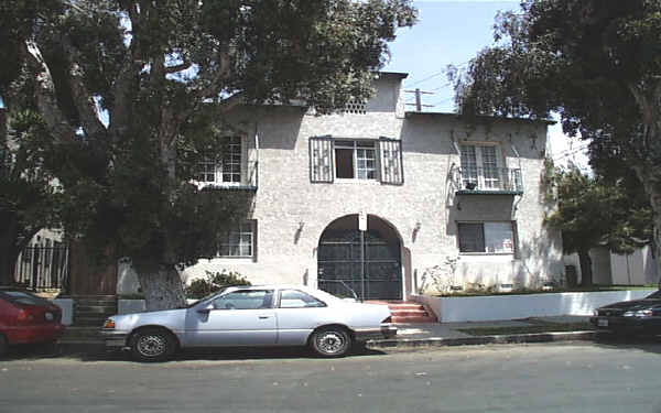 1366 S Burnside Ave in Los Angeles, CA - Building Photo