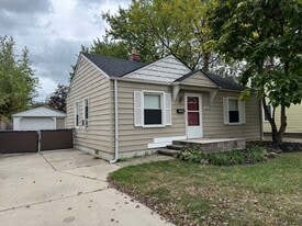 2020 Dallas Ave in Royal Oak, MI - Building Photo