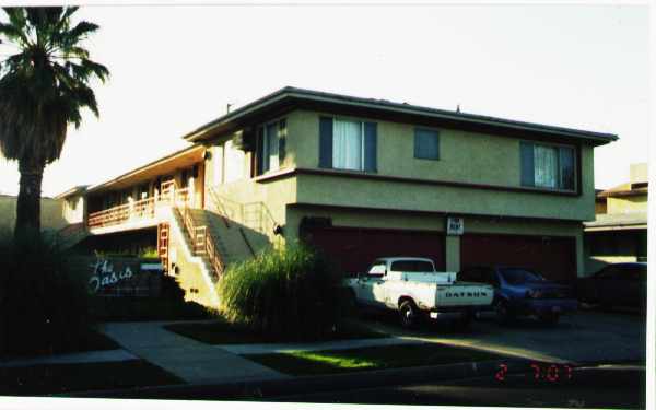 The Oasis Apartments in Lancaster, CA - Foto de edificio