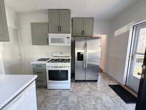 9 Hollis St in Milton, MA - Building Photo - Building Photo