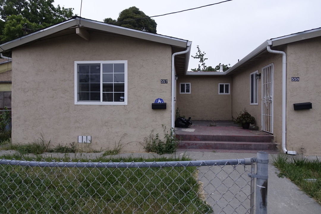 557 Silver Ave, Unit 1409 in Richmond, CA - Foto de edificio