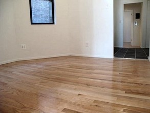 160-172 E 85th St in New York, NY - Building Photo - Interior Photo