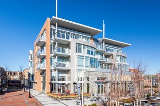 Robinson Landing in Alexandria, VA - Building Photo - Building Photo