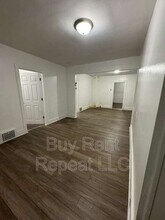 320 Hudson St in Wyandotte, MI - Building Photo - Building Photo