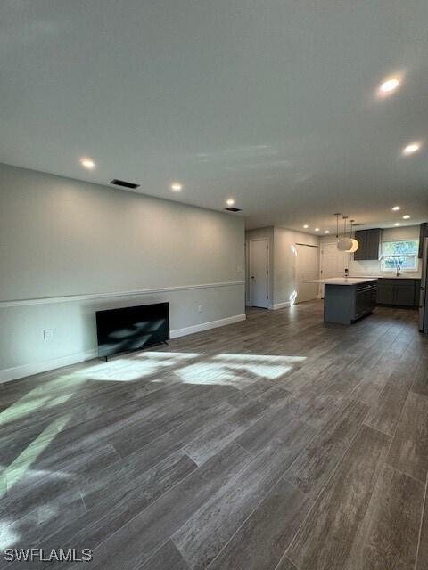 4250 Rita Ln in Bonita Springs, FL - Foto de edificio - Building Photo