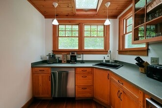 64 Riverview Rd in Gloucester, MA - Building Photo - Building Photo