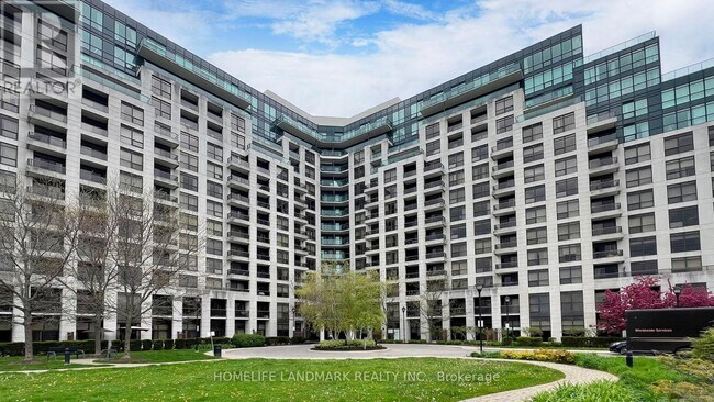 18 Harding Blvd in Richmond Hill, ON - Building Photo - Building Photo