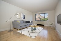 100 Jane St in New York, NY - Building Photo - Interior Photo