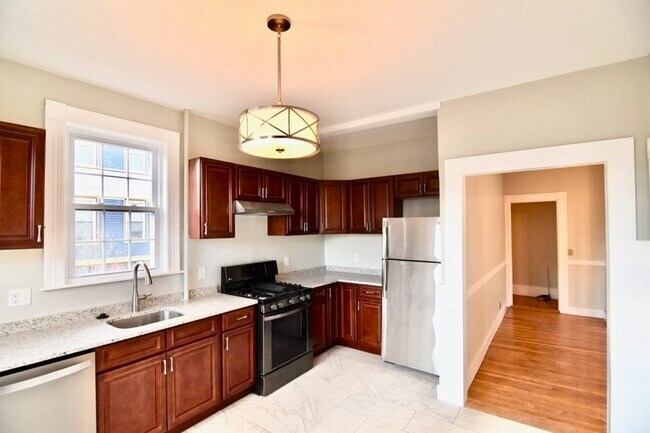 property at 15-1/2 Tremlett St