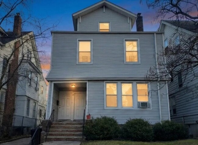 64 Schuyler Ave, Unit 2