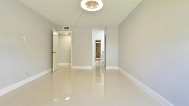 1929 SW 15th St in Deerfield Beach, FL - Building Photo - Building Photo