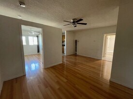 4747 S Centinela Ave, Unit 2b in Los Angeles, CA - Building Photo