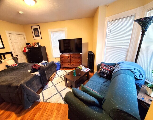 7 Blake St in Cambridge, MA - Building Photo - Building Photo