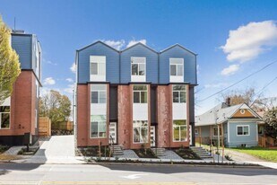 1927 N 50th St in Seattle, WA - Building Photo