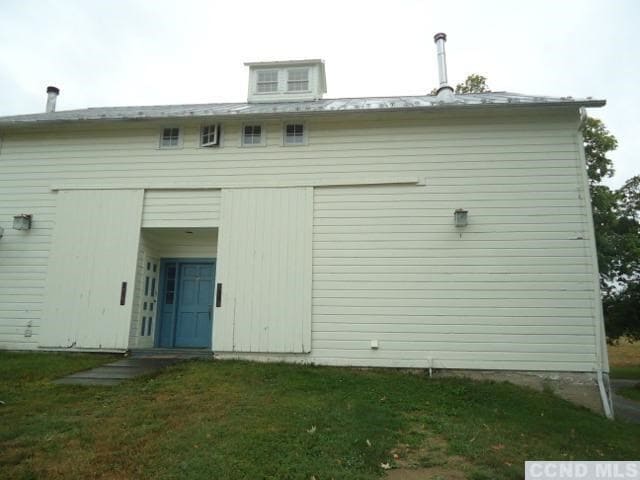 974 Old Post Rd in Kinderhook, NY - Foto de edificio - Building Photo