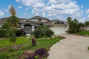 23420 Peachland Blvd in Port Charlotte, FL - Building Photo