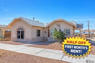 244 S 3rd Ave in Yuma, AZ - Building Photo