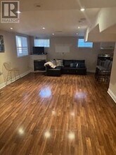 7070 Gillespie Ln in Mississauga, ON - Building Photo - Building Photo