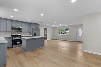 412 Lineberry Rd in Virginia Beach, VA - Building Photo - Building Photo
