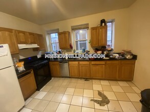 1460 Tremont St, Unit 3 in Boston, MA - Building Photo - Building Photo