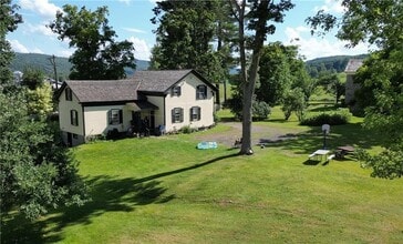 27 E Main St in Morris, NY - Building Photo - Building Photo