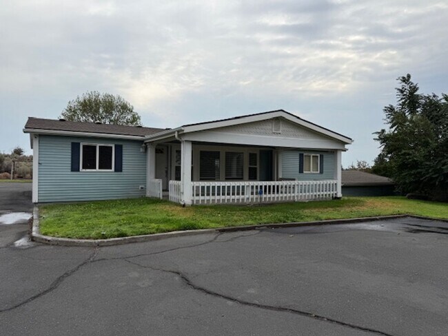 2822 Rd 14.6 NW in Ephrata, WA - Building Photo - Building Photo