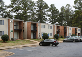 Tall Pines Apartments in Lagrange, GA - Building Photo - Building Photo