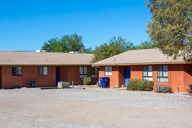 1458-1472 E Hedrick Dr in Tucson, AZ - Building Photo - Building Photo