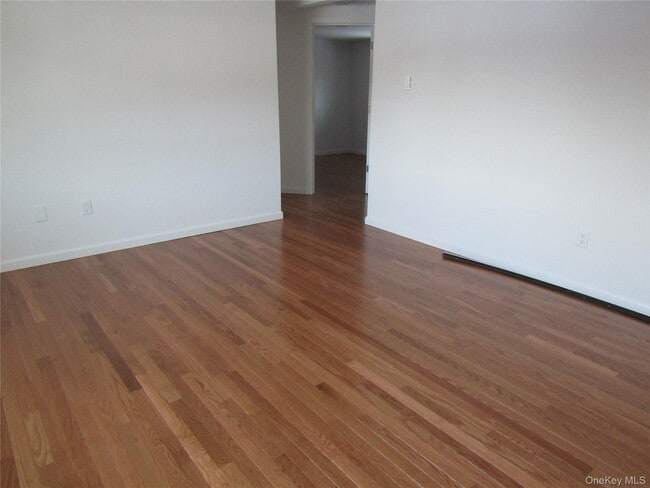 1803 Parr Lake Dr in Newburgh, NY - Building Photo - Building Photo