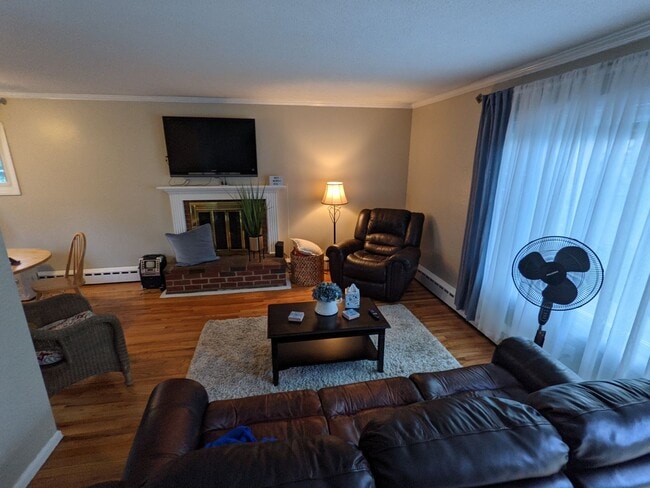 73 Emerald Rd in Springfield, MA - Building Photo - Building Photo