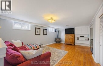 37 Foreht Crescent in Aurora, ON - Building Photo - Building Photo
