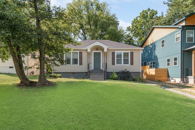 property at 1002 Broadmoor Dr