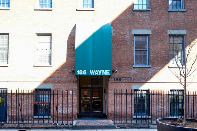 186 Wayne St in Jersey City, NJ - Building Photo - Building Photo