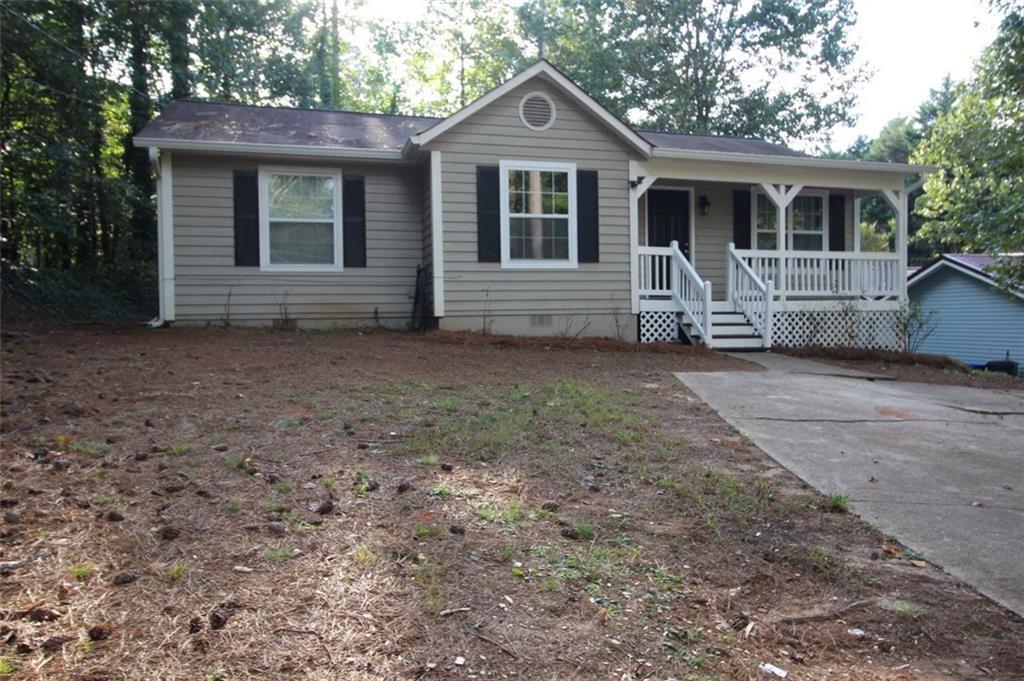 2845 Lanier Beach South Rd in Cumming, GA - Building Photo