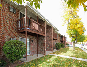 Hometown Apartments in Green Bay, WI - Foto de edificio - Building Photo