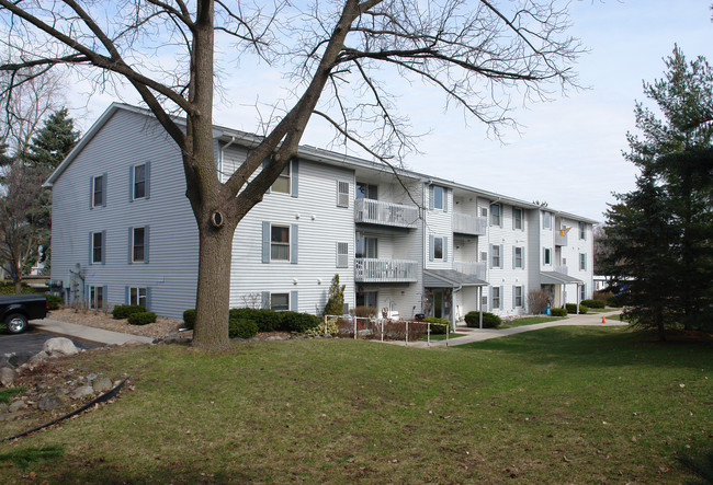 The Meadows Senior Apartments in Mason, MI - Foto de edificio - Building Photo